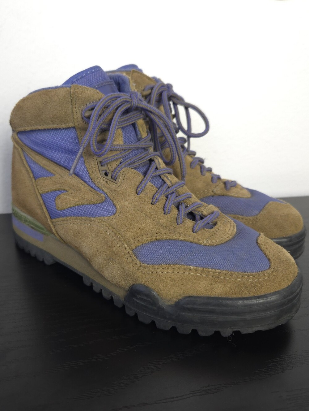 Vintage Hi-Tec 50 Peaks Lady Rainier Hiking Boots Brown Suede Purple Size 7
